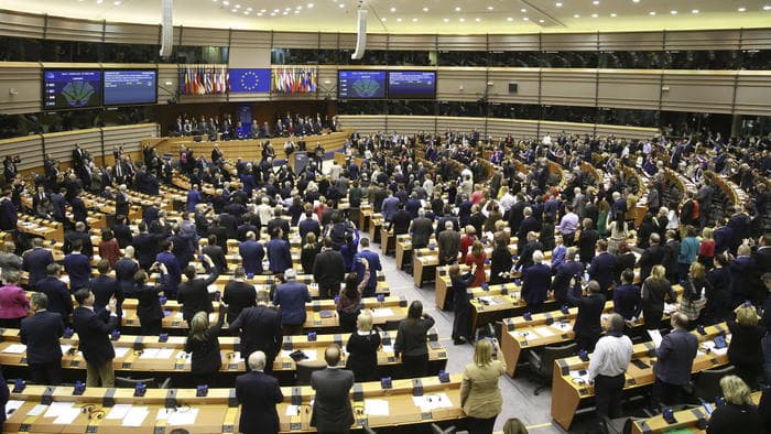 Brexit/ PE i hap dritën jeshile marrëveshjes së "divorcit" të Britanisë së Madhe