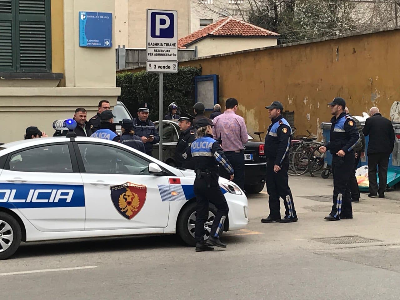 Tiranë, 40-vjeçari i jep fund jetës duke u hedhur nga kati i pestë
