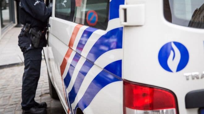 Vajza dy vjeçare u qëllua për vdekje në Belgjikë, pasi policia e armatosur iu afrua furgonit të refugjatëve