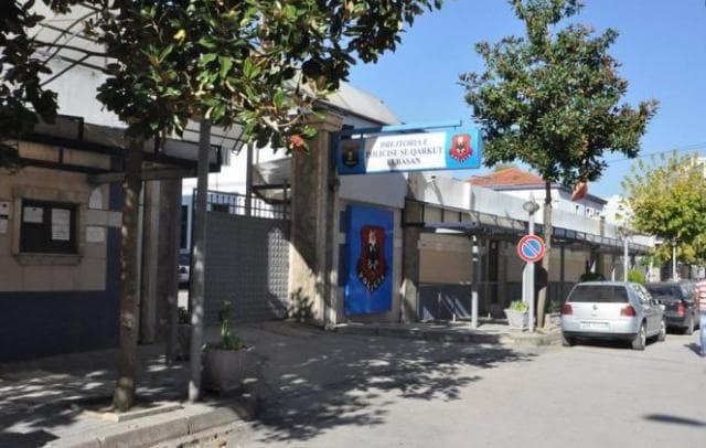 Kërcënoi me armë familjarët, arrestohet 45-vjeçari në Elbasan