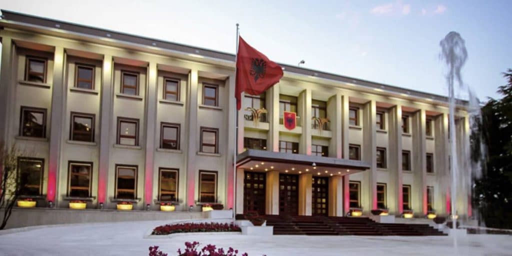 Ironia e Presidencës për refuzimin e kandidaturave për KLSH: Asnjë i dënuar apo me diplomë false