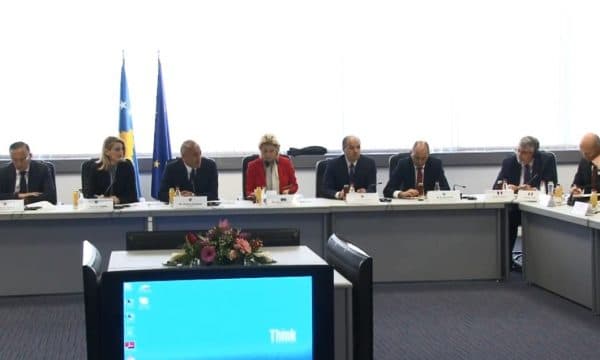 Qeveria e Kosovës ofron ndihmë financiare në rindërtimin e Notre Dame, reagon kryetari i Prishtinës