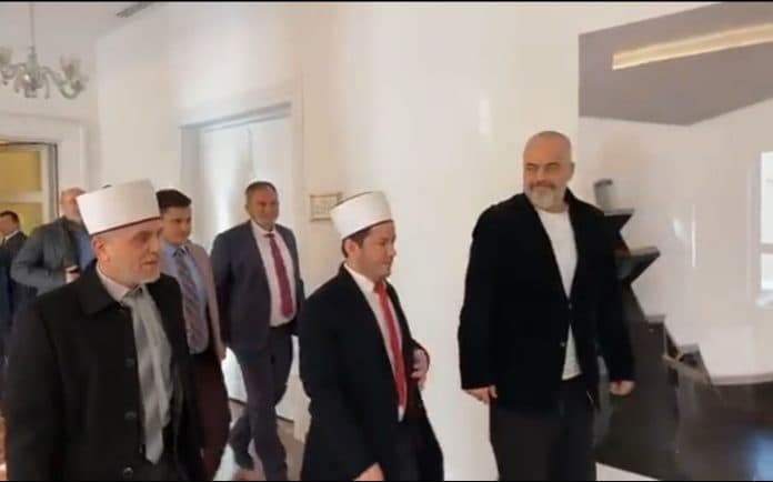 Rama takon përfaqësues të unioneve shqiptare muslimane në Europë: Bashkëpunim në funksion të rindërtimit
