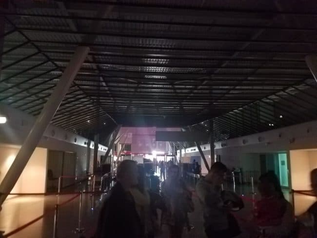 Moti i keq, pezullohen të gjitha fluturimet nga Rinasi