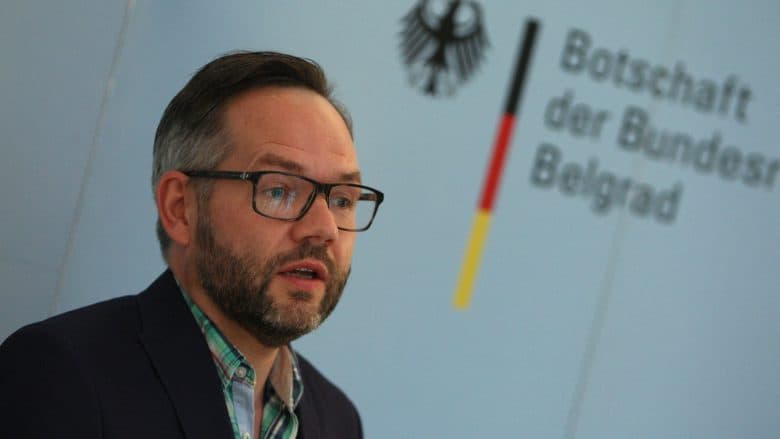 Ministri gjerman kundër ndryshimit të kufirit Kosovë-Serbi: Nuk zgjidh asnjë problem