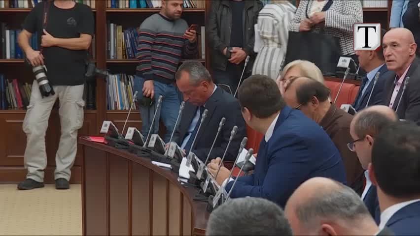 Shkup, nisin diskutimet për ndryshimin e kushtetutës (VIDEO)