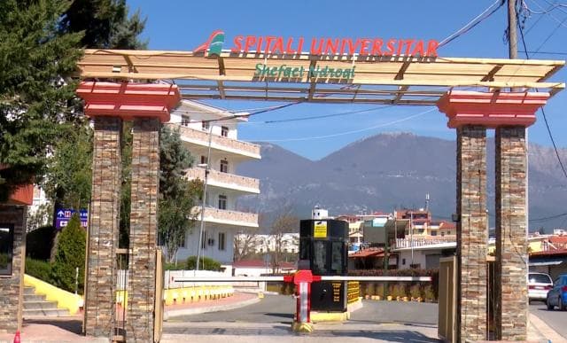 E reja në gjendje të rëndë/ 28-vjeçarja shtrohet tek “Covid 2”, menjëherë sapo lindi foshnjën
