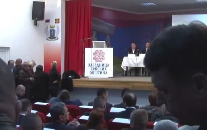 Përfaqësuesit e komunave me shumicë serbe mblidhen në veri, prezantohet stema
