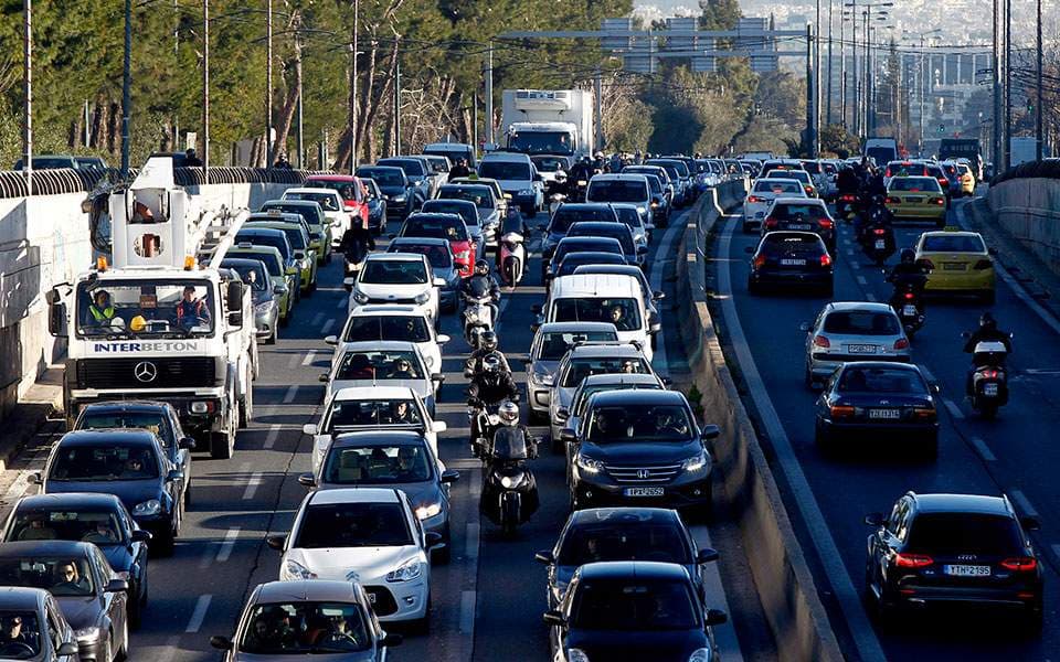 Protesta kundër reformës së sigurimeve shoqërore paralizon Athinën dhe Selanikun