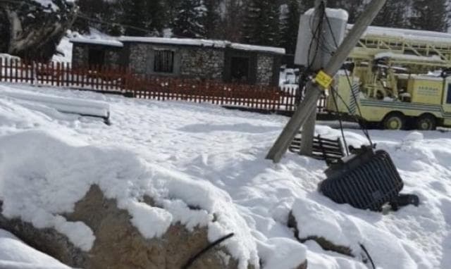 Dëbora dëmton linjën elektrike, Valbona prej një jave pa energji