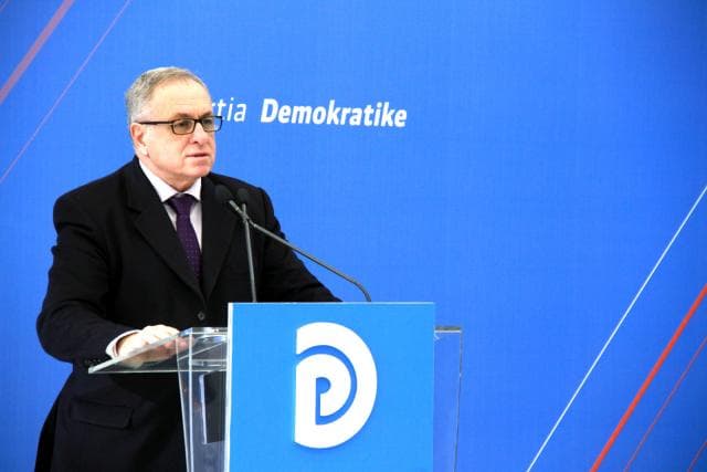 Shehu: Situata e rëndë në kufi nuk zgjidhet me arnime, të nisin testet falas