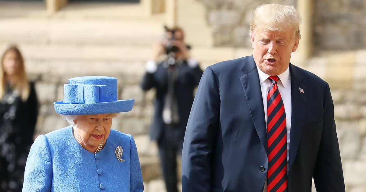 Trump pranon ftesën e mbretëreshës Elizabetë