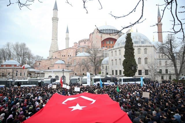 Turqia: Mos na kërkoni të zgjedhim mes Rusisë dhe Perëndimit