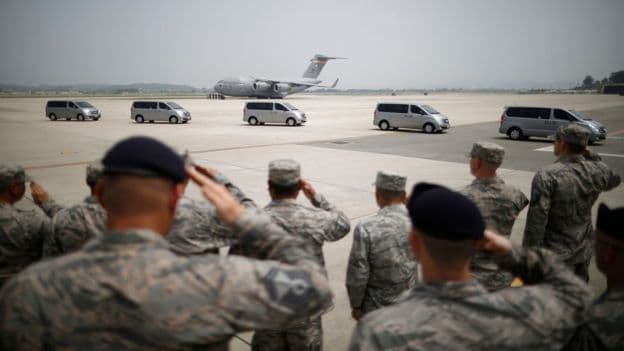Koreja kthen eshtrat e ushtarëve amerikanë, në 65-vjetorin e armëpushimit në gadishull