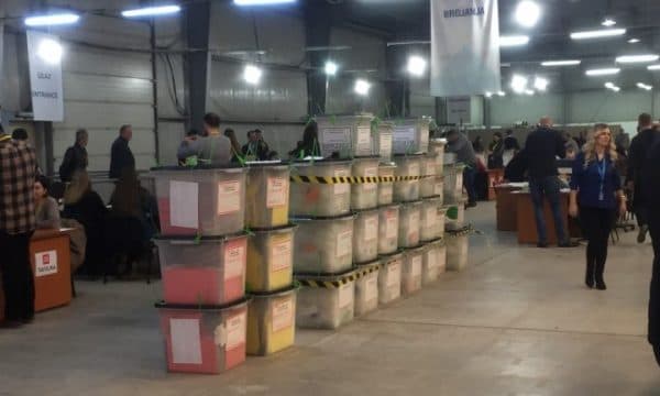Përfundon numërimi i votave nga diaspora/ Lëvizja Vetëvendosje del e para