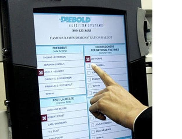 PS propozon Korçën dhe Tiranën për votimin elektronik