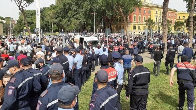 Vetëvendosja Tiranë nesër protestë para Gjykatës Penale: Lironi mbrojtësit e Teatrit