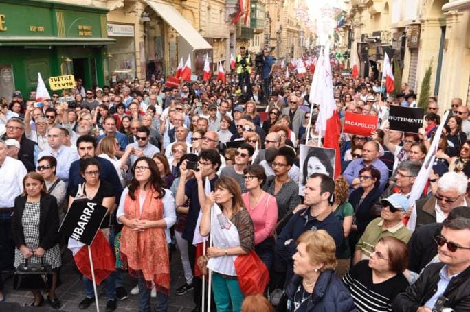 Valletta, “sheshi” i protestës për Daphne Caruana Galizia(VIDEO)