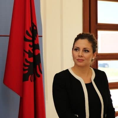 Ministrja Xhaçka viziton sot Kosovën
