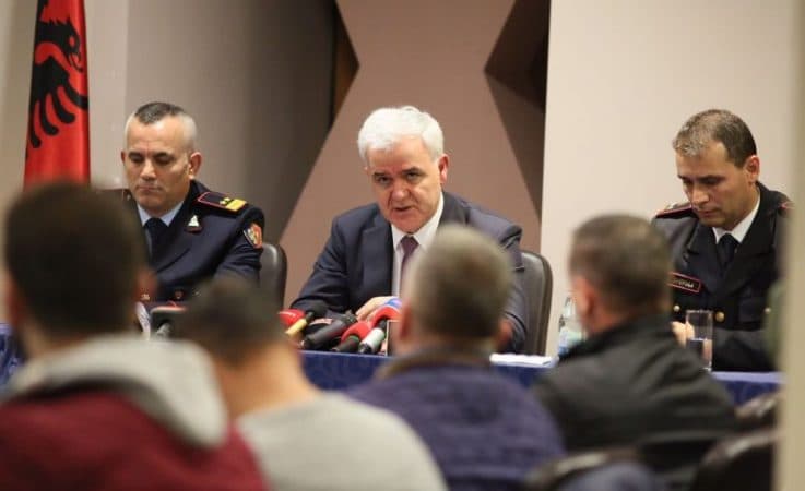 Xhafaj thërret krerët e rretheve: Largoni efektivët e paaftë dhe të implikuarit në krime